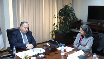 وزير المالية يشيد بدور القطاع الخاص خلال اجتماعه مع وفد البنك الدولي