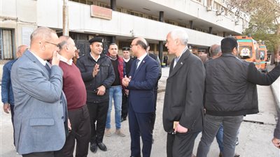 المنشاوى يتوجه لمستشفى أسيوط الجامعى للاطمئنان على الحالة الصحية للعقيد المصاب