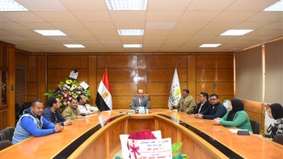 رئيس جامعة أسيوط يستقبل وفد من ممثلى ذوى الهمم بالمحافظة 