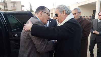 محافظ الشرقية يؤدي واجب العزاء في وفاة الناقد الأدبي عبدالرحيم الكردي