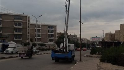 صيانة أعمدة الإنارة بحي ثالث الإسماعيلية 