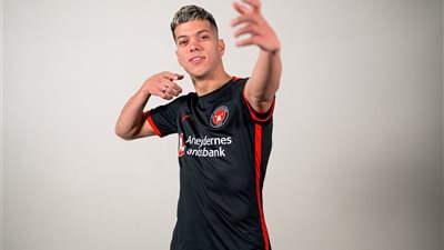 بالقميص رقم 10.. ميتلاند الدنماركي يُقدم إمام عاشور لاعبًا في صفوفه