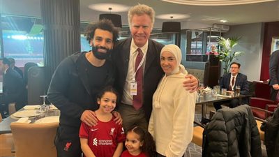 ليست «فوتوشوب».. صور محمد صلاح وأسرته مع الأمريكي ويل فيريل تثير الجدل