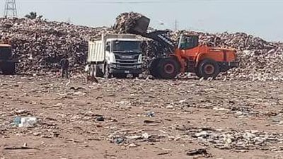 محافظ الشرقية يُوجه برفع 2200 طن قمامة من النقطة الوسيطة بالغار