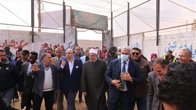 رئيس جامعة الأزهر ومحافظ بني سويف يجريان زيارة إلى مركز ناصر 