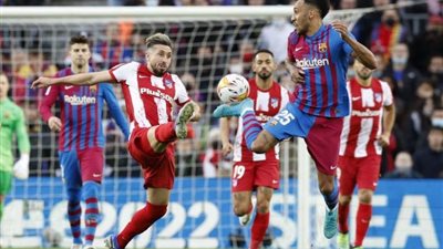 برشلونة في مواجهة مثيرة أمام مانشيستر يونايتد بالدوري الأوروبي 