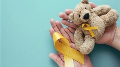 «أنا ممكن أموت؟».. أشهر أسئلة الطفل مريض السرطان وطرق الإجابة عليها؟