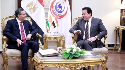 وزير الصحة يبحث نقل تكنولوجيا تصنيع اللقاحات بين الجانب الهندي