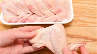 الأجنحة تسجل ٩٥ جنيه.. أسعار الدواجن اليوم في السوق المحلي