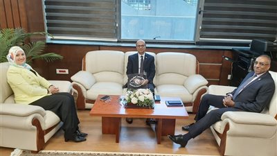 جامعة أسيوط توقع بروتوكول تعاون مع معهد بحوث الإلكترونيات