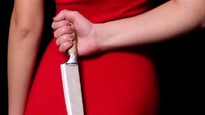 أهمل زوجته جنسيا فقتلته بمساعدة سائقها الخاص.. قصة تعجب لها الشيطان