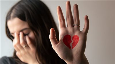 هل الانفصال العاطفي يؤثر بالسلب على صحة القلب؟.. دراسة تجيب