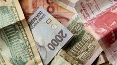 الدولار يسجل 30.53 جنيه.. تعرف على أسعار العملات في بداية الأسبوع المصرفي