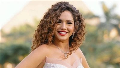 رنا رئيس:«بخاف جدا من الحسد وكلبتي ماتت بسببه»