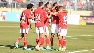 الأهلي يحافظ على صدارة جدول الترتيب بفوز ثلاثي على أسوان 