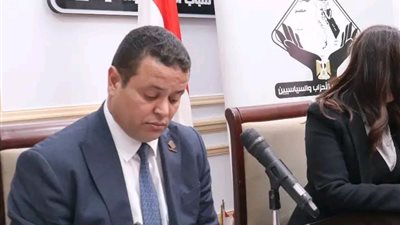 عضو تنسيقية شباب الأحزاب: فكرة كتاب 