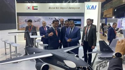 وزير الانتاج الحربي يتفقد أجنحة الشركات المشاركة في معرض  الدفاع الدولي