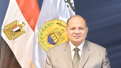 رصف شارع إسماعيل الشريف بالوليدية بحي شرق أسيوط 