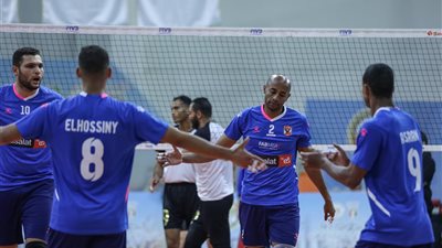 الأهلي يحقق فوزه الثالث ويتأهل لربع نهائي البطولة العربية للكرة الطائرة 