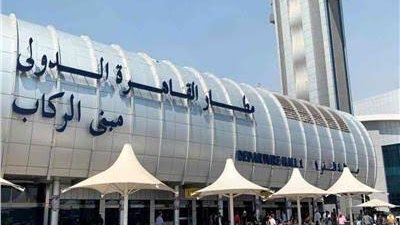 جمارك مطار القاهرة تحبط محاولات تهريب مستلزمات طبية وهواتف محمول بالجملة 