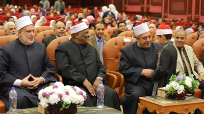 الأزهر يفتتح معرض فني احتفالاً بمرور 7 سنوات على إصدار 