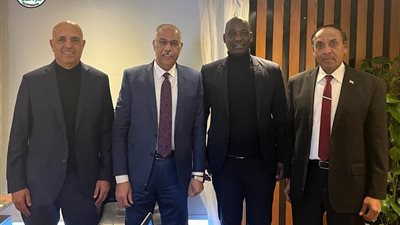 4 مشروعات للتطوير.. اتحاد الكرة يناقش خطة التطوير مع مندوب الفيفا 