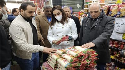 البحيرة تفتح العديد من المنافذ من أجل توفير السلع الغذائية 