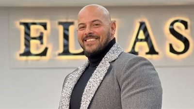 بسبب فيلم تاج .. أحمد التهامي يعتذر لـ تامر حسني 