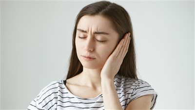 علاجات منزلية فعالة للتخلص من مشكلة احتقان الأذنين