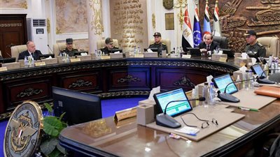 الرئيس السيسي يشهد اختبارات المتقدمين للالتحاق بوظائف وزارة النقل