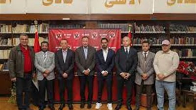 الخطيب يستقبل وفد من الاتحادين المصري والعربي لكرة الطائرة 