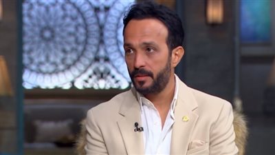أحمد عصام يكشف كواليس غناء تامر حسني والهضبة في زفافه
