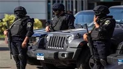 «الداخلية» تضبط شخصين  بتهمة الاتجار في المواد المخدرة في منطقة شبرا بالقاهرة