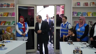 الرئيس السيسي يتفقد مركز إنتاج الألبان داخل قرية المعصرة المنيا