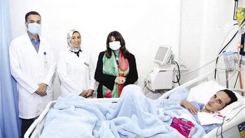 وزيرة الهجرة تتابع