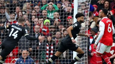 ليس الأسرع.. لاعب بورنموث يسجل هدفًا تاريخيًا في أرسنال بالدوري الإنجليزي