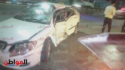 صور.. حادث تصادم سيارتين على طريق السلام- العاشر