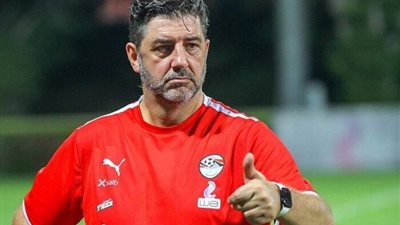 فيتوريا يعلن قائمة المحترفين الأولية لمعسكر المنتخب القادم