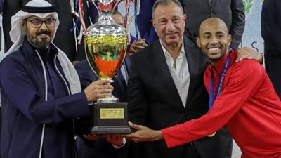 طائرة الأهلي تواصل تصدرها لقائمة أندية الصالات الأكثر تتويجًا بالبطولات