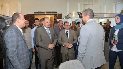 محافظ أسيوط يفتتح معرض ومؤتمر وسط الصعيد الزراعي