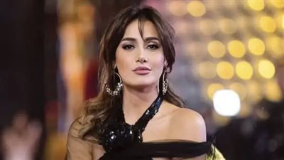 حلا شيحة توجه للجمهور رسالة غير مباشرة.. هل بسبب خلعها الحجاب؟