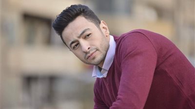 حمادة هلال للسيدات في اليوم العالمي للمرأة.. «أنتوا النص اللي مكملنا»