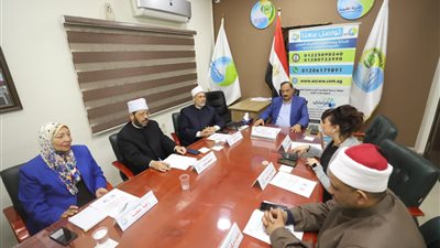 رئيس مياه أسيوط يعقد اجتماعا ضمن فاعليات الأسبوع المائي