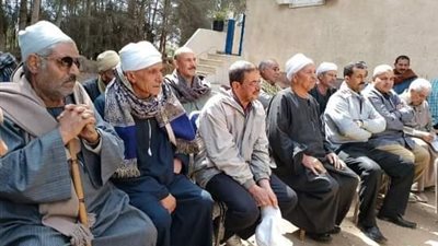 يوم حقلي إرشادي عن محصول القمح لمزارعي قرية الرباعي بالشرقية