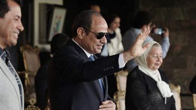 الرئيس السيسي أبرز الحضور في نهائي 