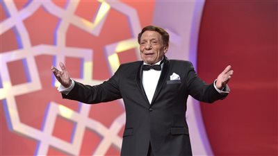 تركي آل شيخ يغلب دموعه في حفل هاني شنودة بسبب عادل إمام