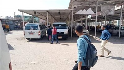 محافظ الشرقية يطمئن على الالتزام بـ تعريفة الركوب المحددة داخل مواقف السيارات
