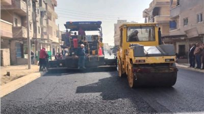 جهود محافظة البحيرة لمتابعة أعمال الرصف ورفع كفاءة الطرق