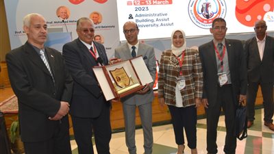 رئيس جامعة أسيوط يفتتح المؤتمر العلمي السابع لأمراض وحساسية الصدر