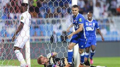 الهلال يتأهل إلى نصف نهائي كأس خادم الحرمين بعد الفوز علي الفتح 